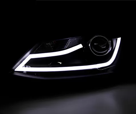 Volkswagen Jetta - 2011 to 2018 - Sedan [All] (Projector, With LED Accent Lights) (Not Compatible With OEM HID Lights) (Matte Black)