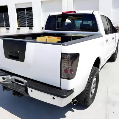 Nissan Titan - 2004 to 2015 - All [All] (Smoked Lens) (Without Utility Bed)