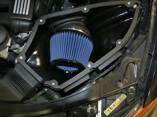 BMW 3 Series - 2006 to 2011 - All [325i, 325xi, 328i, 328i xDrive, 328xi, 330Ci, 330i, 330xi] (With Closed-Element Filter Box) (Carbon Fiber Look ABS Cover) (Uses Pro 5R Oiled Filter)